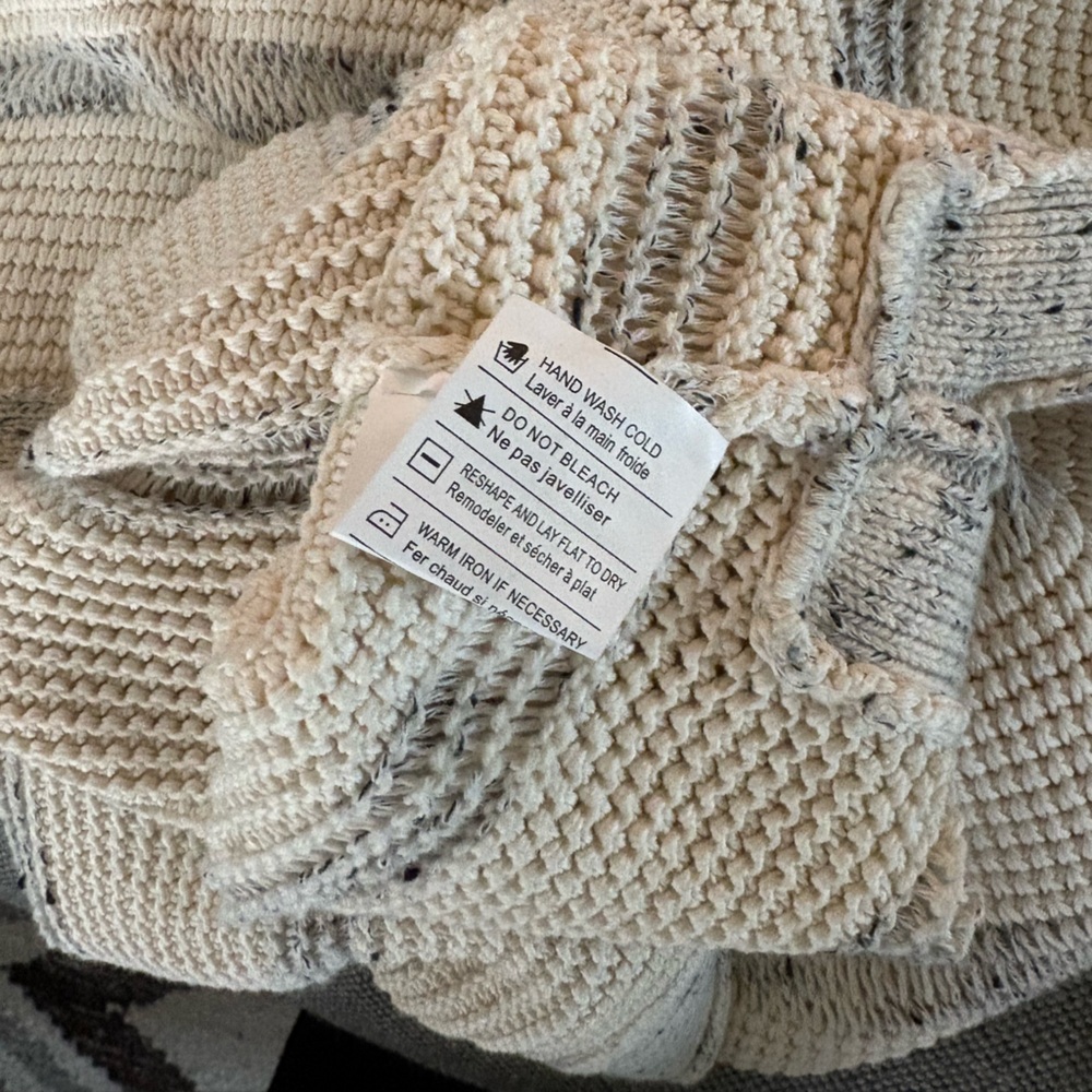 Vince Knit Short Sleeve sweater cape / poncho - Picture 5 of 6